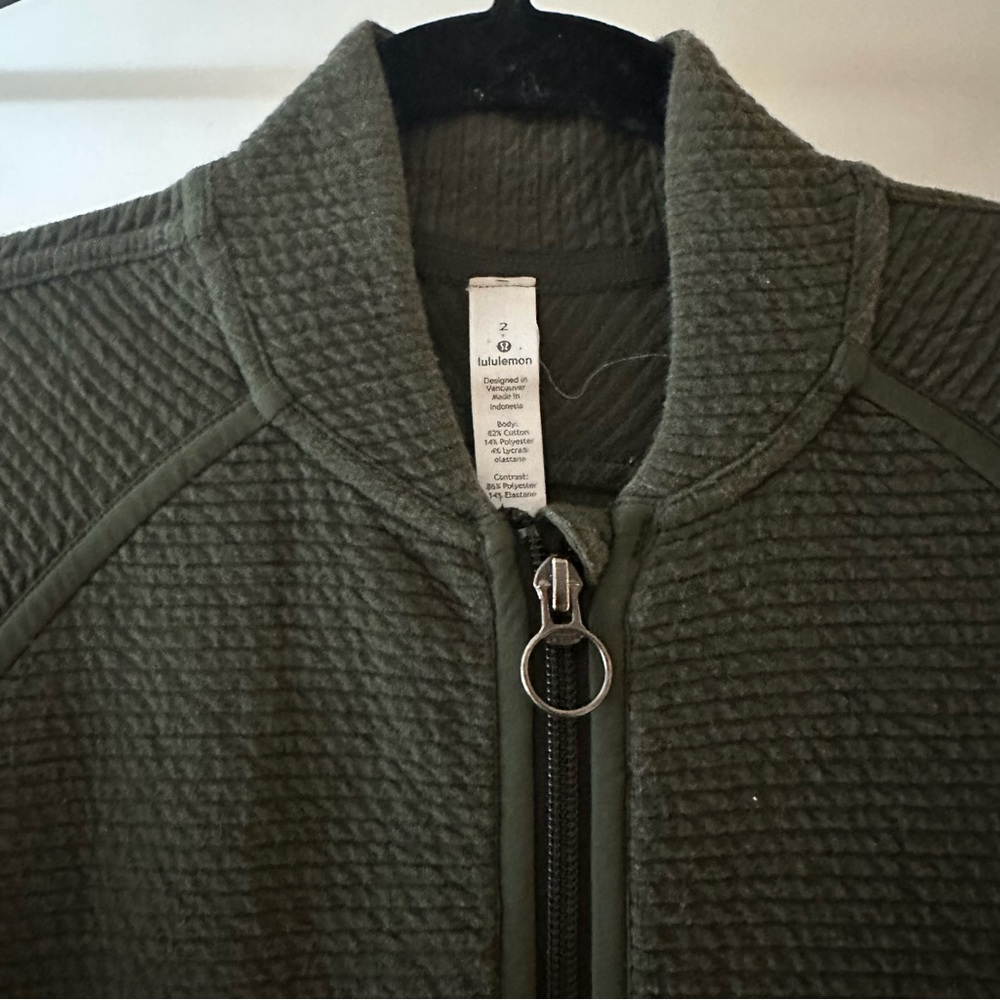 Lululemon On Repeat Bomber in Forest Green 2 NWOT - Picture 13 of 15